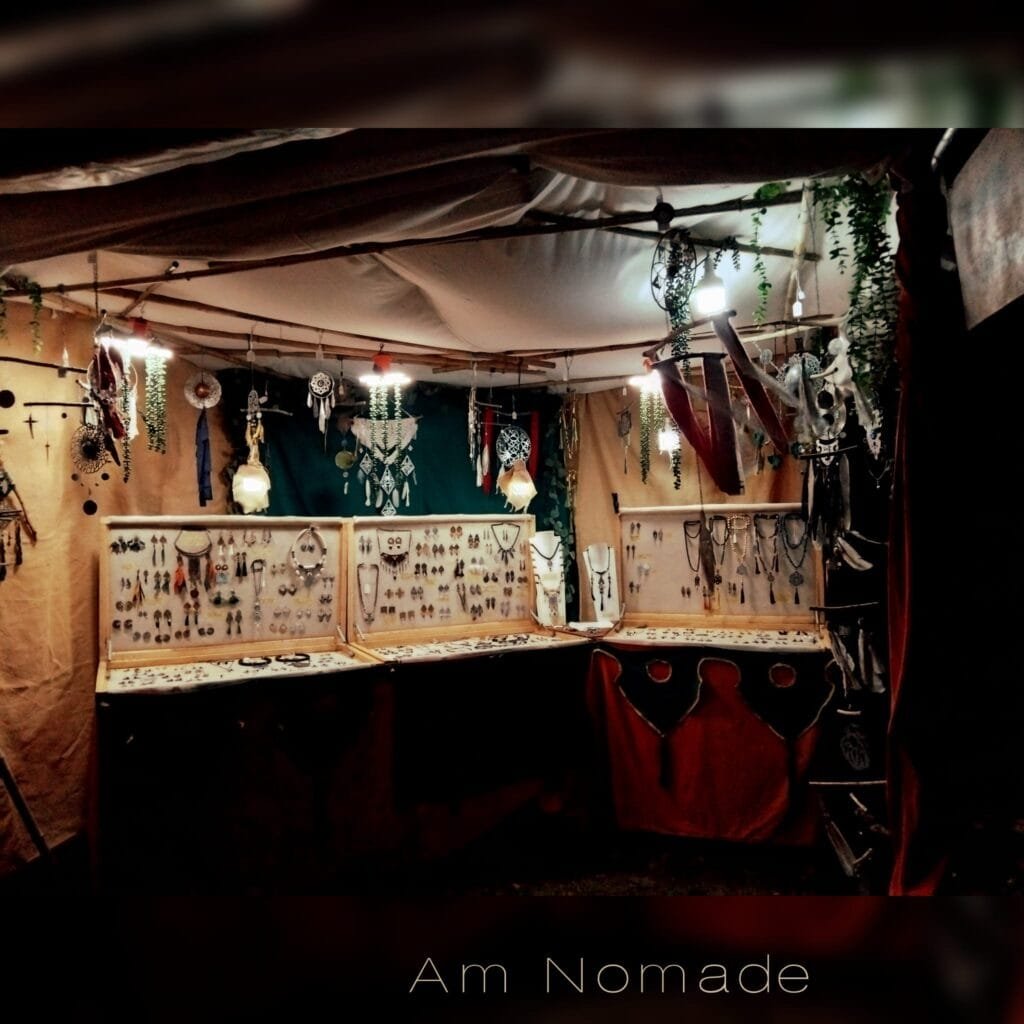 La boutique Âm Nomade by night